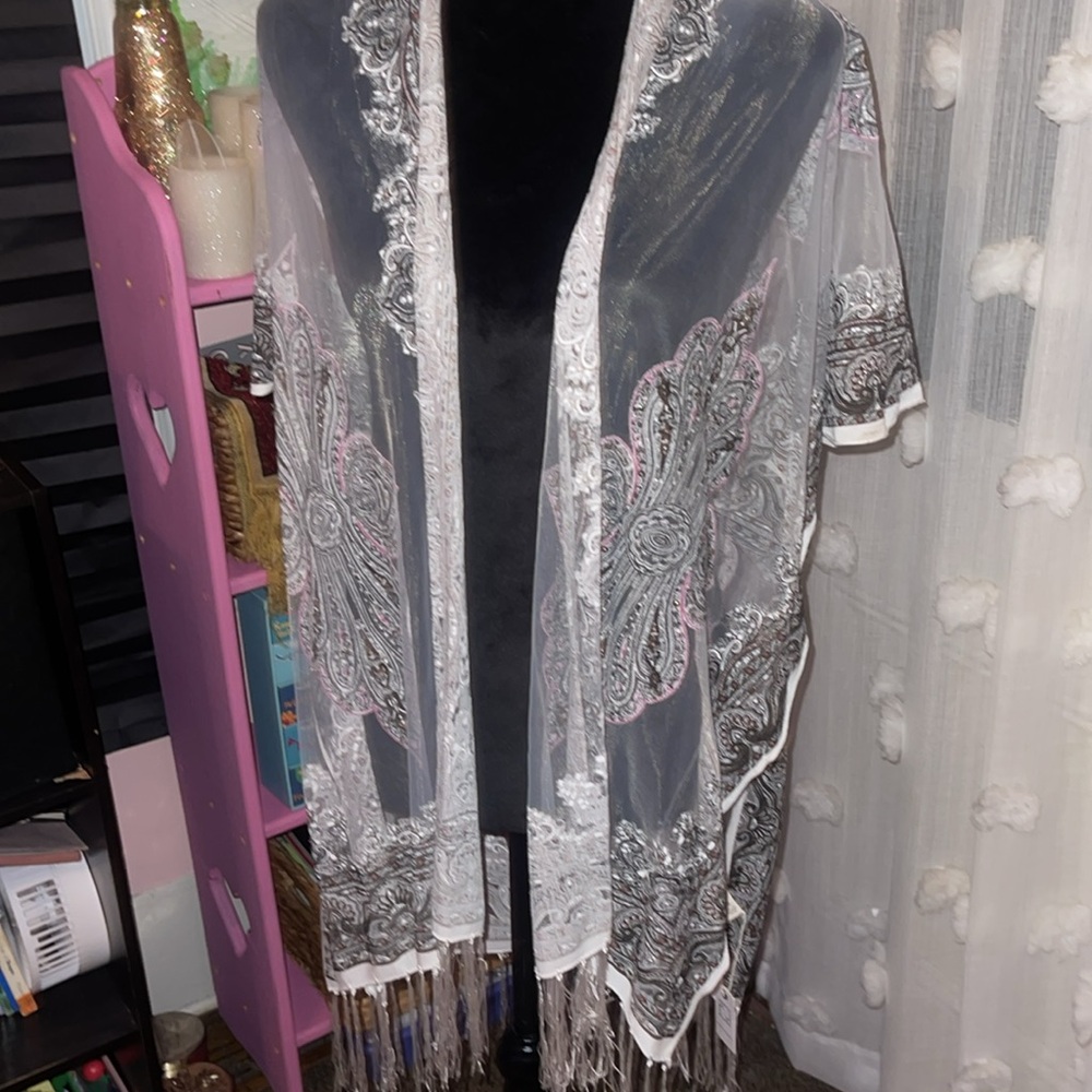 Pretty Persuasions Women's Paisley Burnout Tassel Ends Sheer Shawl Cardigan - Picture 3 of 6